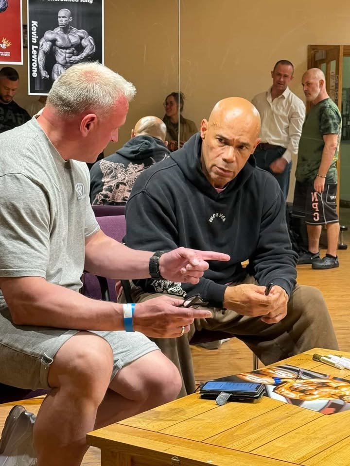 Kevin Levrone with FrontDouble editor Gary Chappell during the bodybuilding legend's Together We Rise seminar at Crayford Weights in Kent