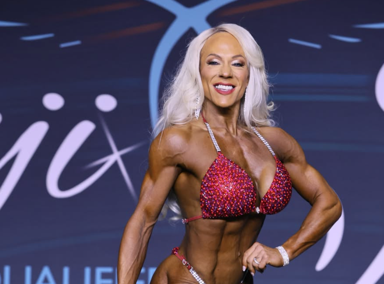 IFBB Pro Carly Thornton
